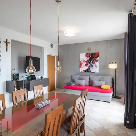 Kastel Gomilica With Sea View I * Kaštela