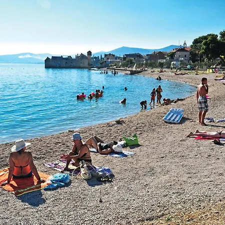 2 Bedroom In Kastel Gomilica Ferienhaus Kaštela